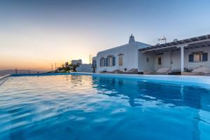 Gallery image of Blue Serenity Villa in Fanari