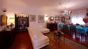 Istumisnurk majutusasutuses B&B Domus Sirmione