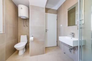 Koupelna v ubytování Kostela Luxury Suite by Belmont Realty