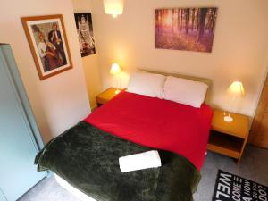 A bed or beds in a room at Stay Norwich Apartments Riverside with Free Parking 
