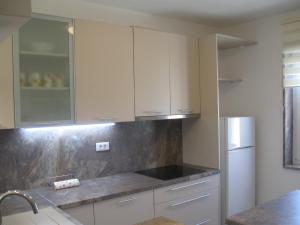 Kuchyňa alebo kuchynka v ubytovaní Ane Apartment