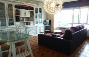 Kuchnia lub aneks kuchenny w obiekcie Piso con excelentes vistas