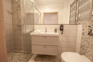 Łazienka w obiekcie Al Mare - Apartamenty i pokoje