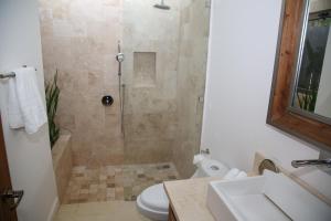 Koupelna v ubytování Casa Keshet