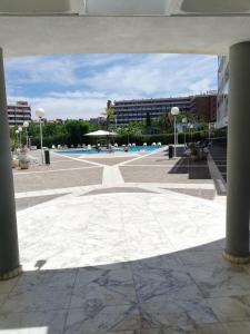 Bazén v ubytovaní Live Salou Apartment alebo v jeho blízkosti