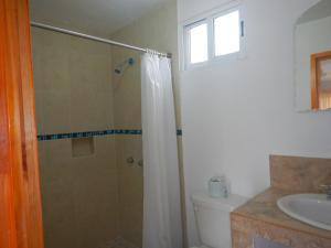Um banheiro em Blue Coconut Cancun Hotel