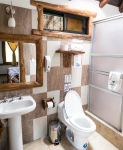 Koupelna v ubytování Zaysant Ecolodge