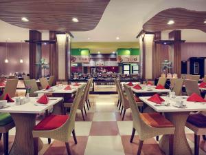 Restaurace v ubytování Mercure Pontianak City Center