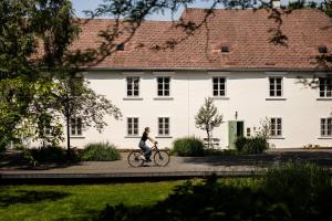 Jízda na kole v ubytování Boutique Hotel Zum Oberjäger, Schloss Lackenbach nebo okolí