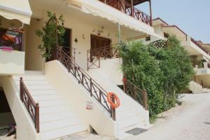 Fotografie z fotogalerie ubytování Two-floor house next to sea v destinaci Loutraki