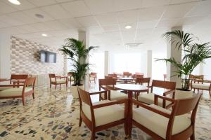 Posezení v ubytování azuLine Hotel Palmanova Garden