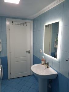 A bathroom at Luxury duplex Armand Durres