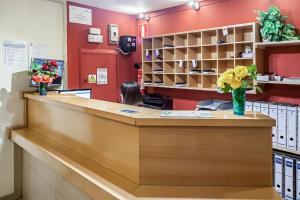 The lobby or reception area at Hostal Inter Puerta del Sol AUTO CHECK IN