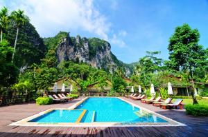 Bazén v ubytování Aonang Phu Petra Resort, Krabi - SHA Plus nebo v jeho okolí