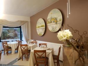 A seating area at Hotel Fontana Olente