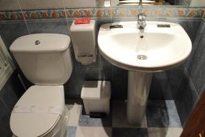 Koupelna v ubytování Hostal Castilla