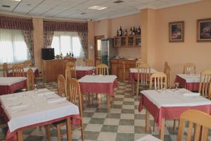 Restaurace v ubytování Hostal Castilla