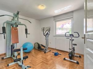 Posilňovňa alebo fitness centrum v ubytovaní Villa Carmen