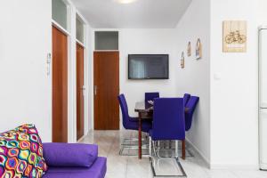 TV a/nebo společenská místnost v ubytování Apartman Edi