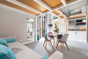 A kitchen or kitchenette at La Piazzetta Guest House