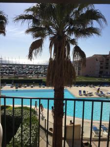 Gallery image of Beau T2 vue mer dans résidence standing avec piscine classé 3 étoiles in Six-Fours-les-Plages
