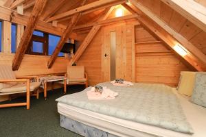 Posteľ alebo postele v izbe v ubytovaní Josefova Bouda -Resort Svaty Frantisek