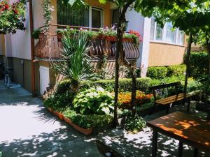 En have udenfor Laura