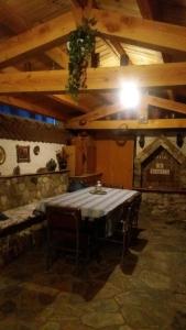 Un restaurante o sitio para comer en Casa Hostal Olga - Castilla y León