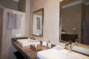Koupelna v ubytování Riad Shanima SPA Marrakech