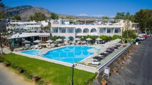 Bazén v ubytování Georgioupolis Beach Hotel nebo v jeho okolí