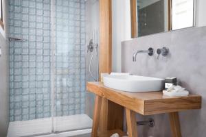 A bathroom at La Piazzetta Guest House