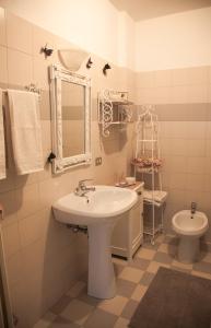 Appartamenti Mori tesisinde bir banyo