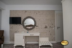 A television and/or entertainment centre at Ersin Konak
