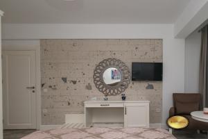 A television and/or entertainment centre at Ersin Konak