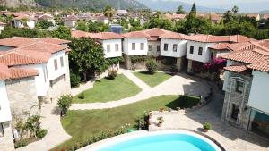 Bazén v ubytování Osmanli Hani Apart Hotel nebo v jeho okolí