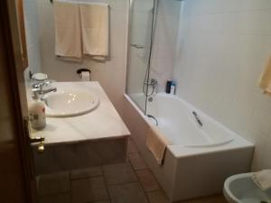 A bathroom at Son Set Villa