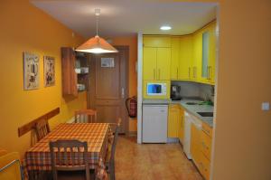 Kuchyň nebo kuchyňský kout v ubytování Apartamento en Isaba (NAVARRA)