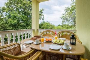 Frukostalternativ för gäster på FEWO Villa Adria