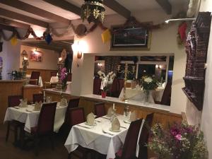 Restaurace v ubytování Lion and Fiddle