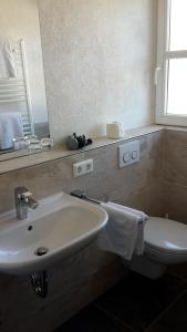 Galeriebild der Unterkunft Hotel Restaurant Engel in Pfaffenweiler