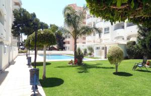 Bazén v ubytovaní Luxury residence near Puerto Marina alebo v jeho blízkosti