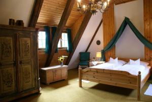 Postel nebo postele na pokoji v ubytování Schloss Egg