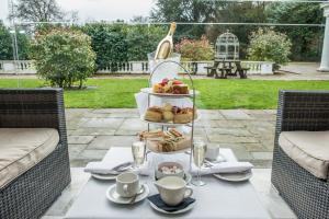 Imagen de la galería de Manor Of Groves Hotel, en Sawbridgeworth