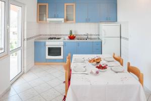Kitchen o kitchenette sa Apartments Majić