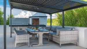 Posezení v ubytování Villa Ana,luxury wellness villa with heated pool and jacuzzi