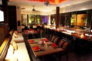 Mai Samui Beach Resort & Spa - SHA Plus 레스토랑 또는 맛집