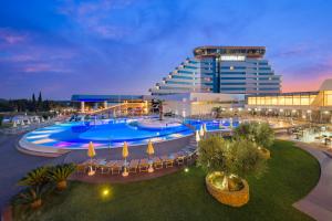 Bazén v ubytovaní Hotel Olympia Sky alebo v jeho blízkosti