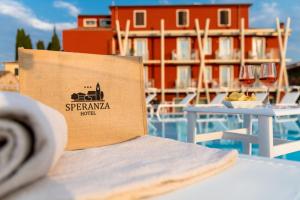 Bazén v ubytování Hotel Speranza nebo v jeho okolí