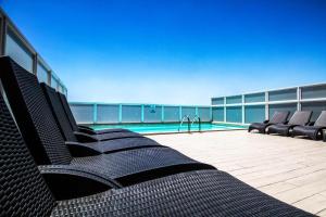 Bazen u ili blizu objekta Blubay Suites by ST Hotels