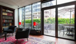 Posezení v ubytování Bastion Hotel Leiden Oegstgeest